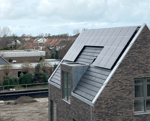 Zonnestroom - Installateur voor maatwerk zonnepanelen voor ✓ Schuin dak ✓ Platte daken ✓ Golfplaat daken ✓ Fels daken ✓ Bitum daken / Staaldak