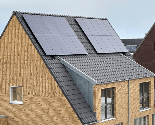 Zonnestroom - Installateur voor maatwerk zonnepanelen voor ✓ Schuin dak ✓ Platte daken ✓ Golfplaat daken ✓ Fels daken ✓ Bitum daken / Staaldak